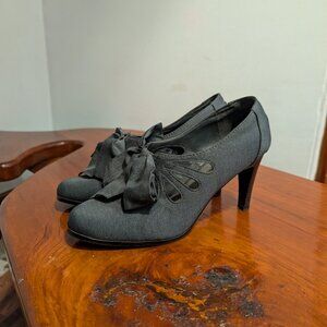 Latitude Gray Cutout Pumps